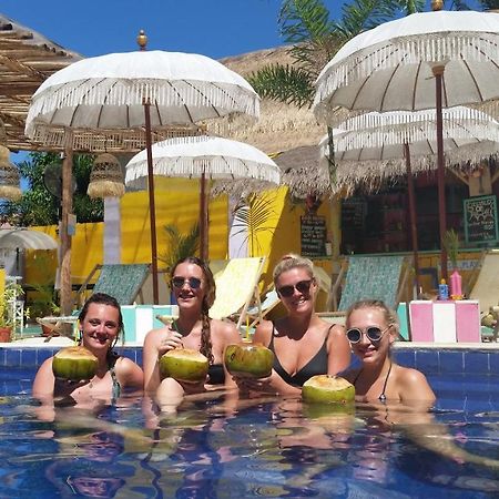 La Favela Hostel Gili Trawangan Buitenkant foto